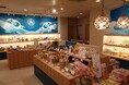 客室稼働率75%超え!伊豆・稲取温泉の絶景風呂と旬の海の幸が評判の宿「稲取東海ホテル湯苑」がお土産処をリニューアルオープン!心ときめくマリン調和モダンスタイルの新ショップ「みうみ」