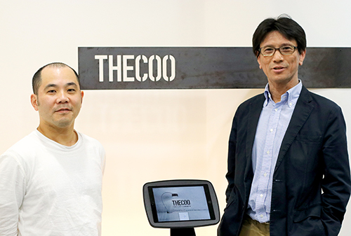 YJキャピタル株式会社 取締役副社長 戸祭陽介氏（右）と、THECOO 代表取締役CEO 平良（左）