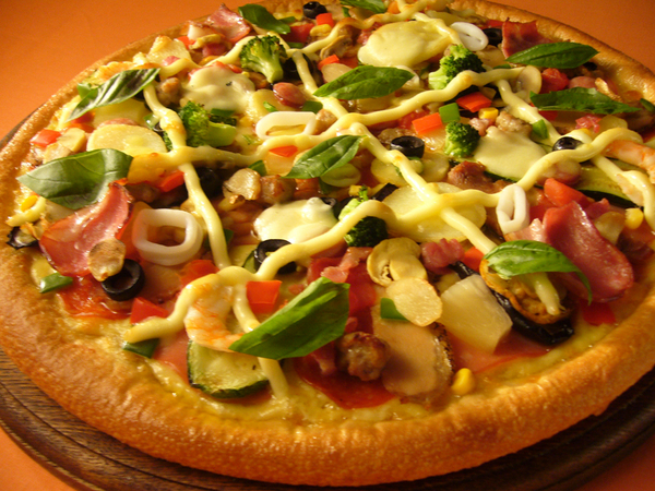 圧巻の迫力 噂の トッピング全部のせピザ 究極の贅沢 26種類の全トッピングが1枚のピザに ドミノ ピザよりネット注文限定販売 Zenbu Nosse ゼンブノッセ 株式会社ドミノ ピザ ジャパンのプレスリリース