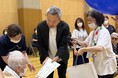 【開催報告】特養入居者が競う!奉優会が風船バレー大会を初開催