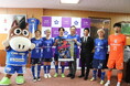 【東京都立川市】立川アスレティックFC 皆本晃選手兼代表理事 他5名が立川市長を表敬訪問しました