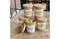 プラスチックを脱ぎ捨てた伝統的包装材。「ハヤリソーセージ」が植物由来のファイブラスケーシングを使用した新パッケージを発表。