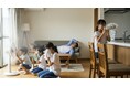 猛暑の “+1 °C” が家計を直撃!世帯別エアコン代シミュレーション2025