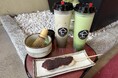 抹茶ラテは茶筅で点てる!まるごと梅&生搾りレモンが楽しめる“ライブ系和カフェ”とは?【原宿・戸越銀座商店街・成田山表参道で人気のカフェ】