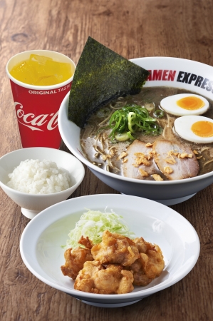 一風堂、フードコート専門業態「IPPUDO RAMEN EXPRESS」で黒いラーメン