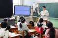 【遠州織物の洋服生産で生じる端材&ハギレ】を小学校へ初提供&「遠州織物とSDGsについて学ぶ出前授業」を実施
