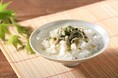 久世福商店から酷暑時代の新提案。ごはんと水だけで完成する「冷やしだし茶漬け」新発売。