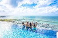 ブッキング・ドットコム、夏休みだからこそアクティブな旅も、今年のトレンド“没入型リトリート旅”も、両方楽しめる!夏本番の今、海が満喫できるおすすめの旅先をご提案