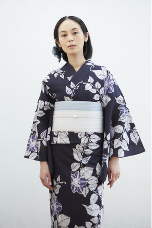 注染ゆかた 鉄線 ¥44,000(税込・仕立付き) 注染ゆかた 鉄線 ¥44,000(税込・仕立付き)