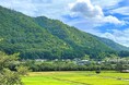 愛犬とアート体験!京都・美山「THYME」で龍村美術織物展「温故知新 ー Creating new by weaving the past ー」開催へ。自然豊かな里山で五感満たす休日を