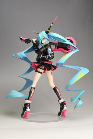 人気イラストレーター Lamデザインの初音ミクフィギュアが登場 フィギュア着用のフライトジャケットも限定390着独占販売 株式会社tokyo Otaku Modeのプレスリリース