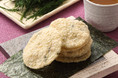 老舗和菓子屋「築地ちとせ」から「のり天せんべい」を季節限定で発売いたします。