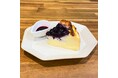 果実ごろごろ×とろける口どけ|ブルーベリー農家直営カフェが贈る「ブルーベリーバスクチーズケーキ」