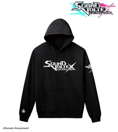 SOUND VOLTEX EXCEED GEAR』のレイシス＆グレイス Tシャツ、ロゴ