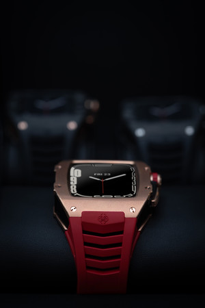 先日発売されたゴールデンコンセプトのApple Watch7対応モデルに