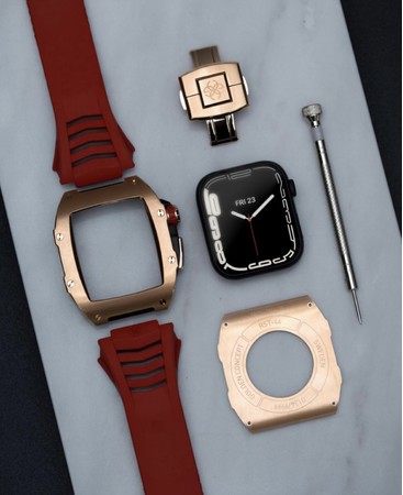先日発売されたゴールデンコンセプトのApple Watch7対応モデルに