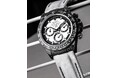 カスタム時計メーカー「DIW」から、人気モデルの意匠を受け継いだ「CARBON ROLEX DAYTONA Cream V2」が登場。