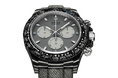カスタム時計メーカー「DiW」から、ゴーストグレーの静かな存在感を纏う「CARBON ROLEX DAYTONA Ghost Racer」が登場。
