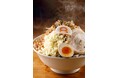 【総重量1.6kg】金澤醤油豚骨８番らーめん、麺2.5玉の超特盛を8月8日(土)発売！麺の増量無料キャンペーンを1週間実施。乳化を安定させる製法改良でスープも刷新。