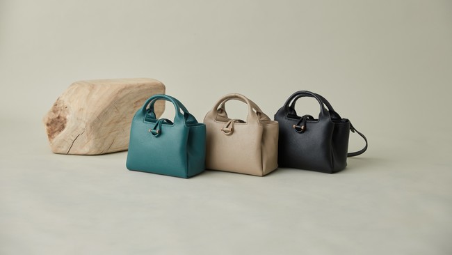 「Sou 2 Way Hand(左からグリーニッシュブルー、ベージュ、ブラック)」 「Sou 2 Way Hand(左からグリーニッシュブルー、ベージュ、ブラック)」