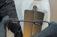 【特許取得】ボルト不要のバネ機構による「ワンタッチ固定」を実現、建築用「KB目地ＡＲタイプ」の新保持構造を開発