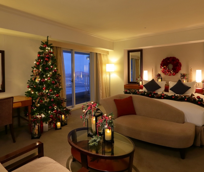 神戸メリケンパークオリエンタルホテル ドラマチックで華やかな赤いクリスマスツリーが登場 ホテルで過ごすとっておきのクリスマスプラン19 Classy クラッシィ
