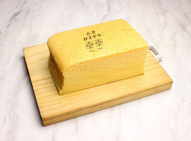 台湾カステラプレーン(蜂蜜入り) ・小麦粉生地¥650  ・米粉生地¥750