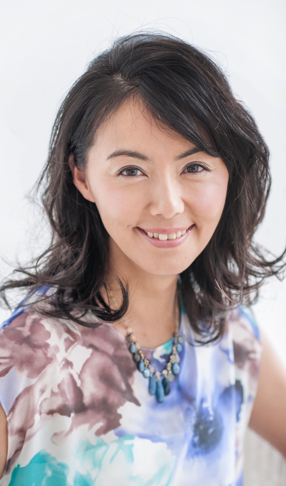 女優 田中律子さんがプロデュースするヨガイベントでここでしか体験できないヒューロムスロージュースを提供 Tida Face 太陽のような笑顔でbeachで遊び尽くそう Hurom株式会社のプレスリリース