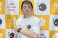 「長良Bleu」を展開する合同会社マベリックCEO 井上光晴氏が“信長デイトナ”を装着体験