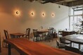 宮崎市街地にカフェバー併設のスモールホテル「sunroom Hotel,cafe,Bar」を5月にオープンしました。