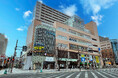 【静岡県内初】ザザ中央館1階『はままつ楽市』でfavyモバイルオーダーが導入決定。6月1日より、12店舗のメニューが事前注文可能に。