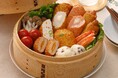せいろで蒸すだけ、いつもの練り物がごちそうに。秋冬の食卓に「せいろ×練り物」の新提案。新商品「明太もち巻」などの巻物シリーズを9月1日より発売