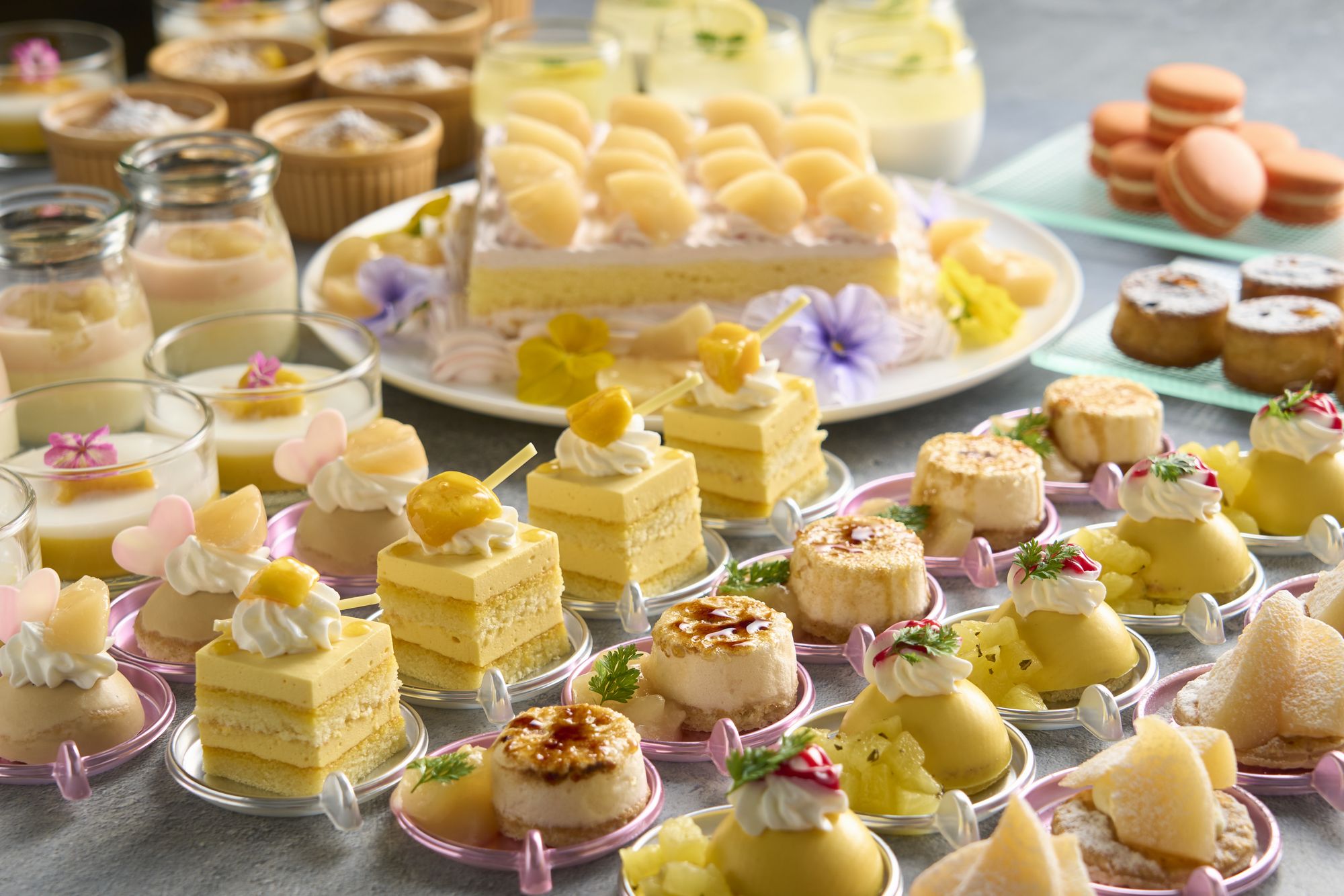 リーガロイヤルホテル小倉 爽やかな夏を感じるスイーツが食べ放題で登場 Peach Mango Fair ロイヤルホテルのプレスリリース