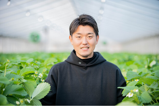 「いちご農園 ミライバナ」生産者の名倉氏