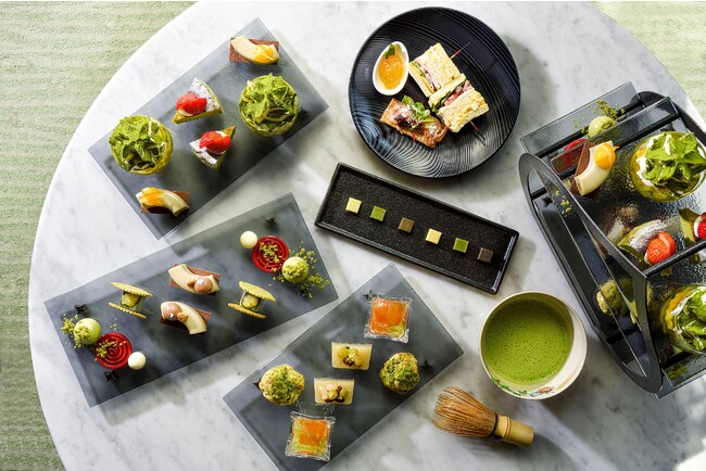 お茶アフタヌーンティー「~茶 kafuki~」(イメージ) ※写真のプレートは4名様分です ※茶筅は含まれません お茶アフタヌーンティー「~茶 kafuki~」(イメージ) ※写真のプレートは4名様分です ※茶筅は含まれません