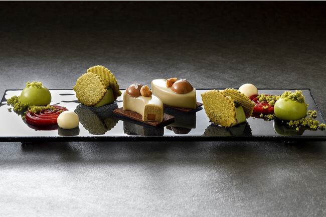 < 中の段 > < 中の段 >