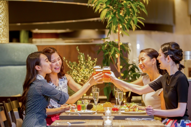 涼しくおしゃれな店内でインサイドビアパーティ 涼しくおしゃれな店内でインサイドビアパーティ