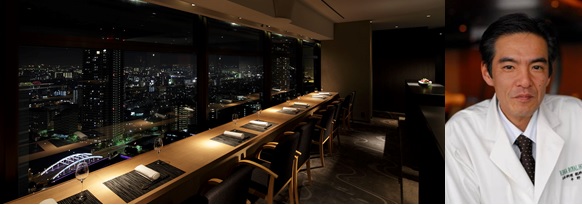 （左）日本料理 なかのしま　大きな窓から夜景を臨む　店内イメージ （右） 日本料理の技法を踏襲しながらも自由な発想で進化させる料理長 平野 規元