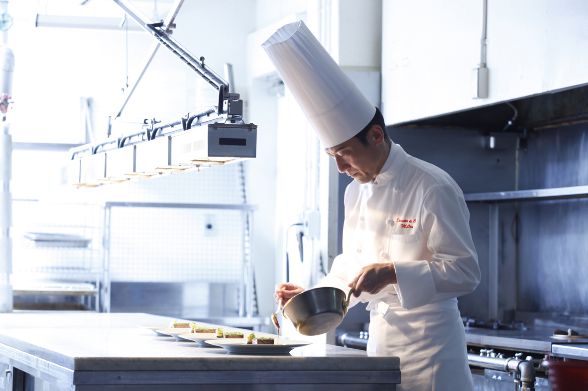 リーガロイヤルホテル 大阪 慣れ親しんだご自宅でホテルレストランの味を Rihga Private Chef Service 受注開始 ロイヤルホテルのプレスリリース