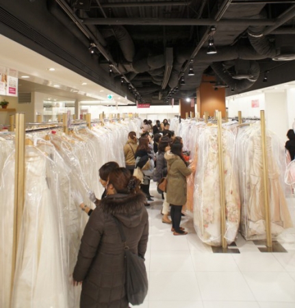 関東エリア最大級400着以上のウエディングドレスを10,800円から販売