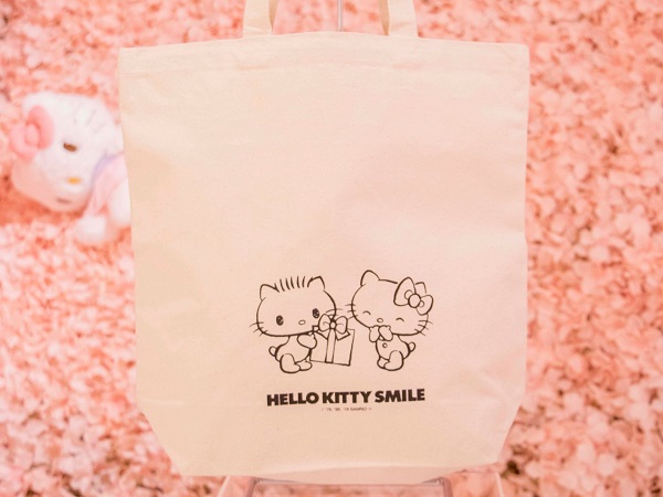 淡路島 創作オリエンタルレストラン Hello Kitty Smile ハローキティ バースディイベント 11 1 30まで開催 企業リリース 日刊工業新聞 電子版