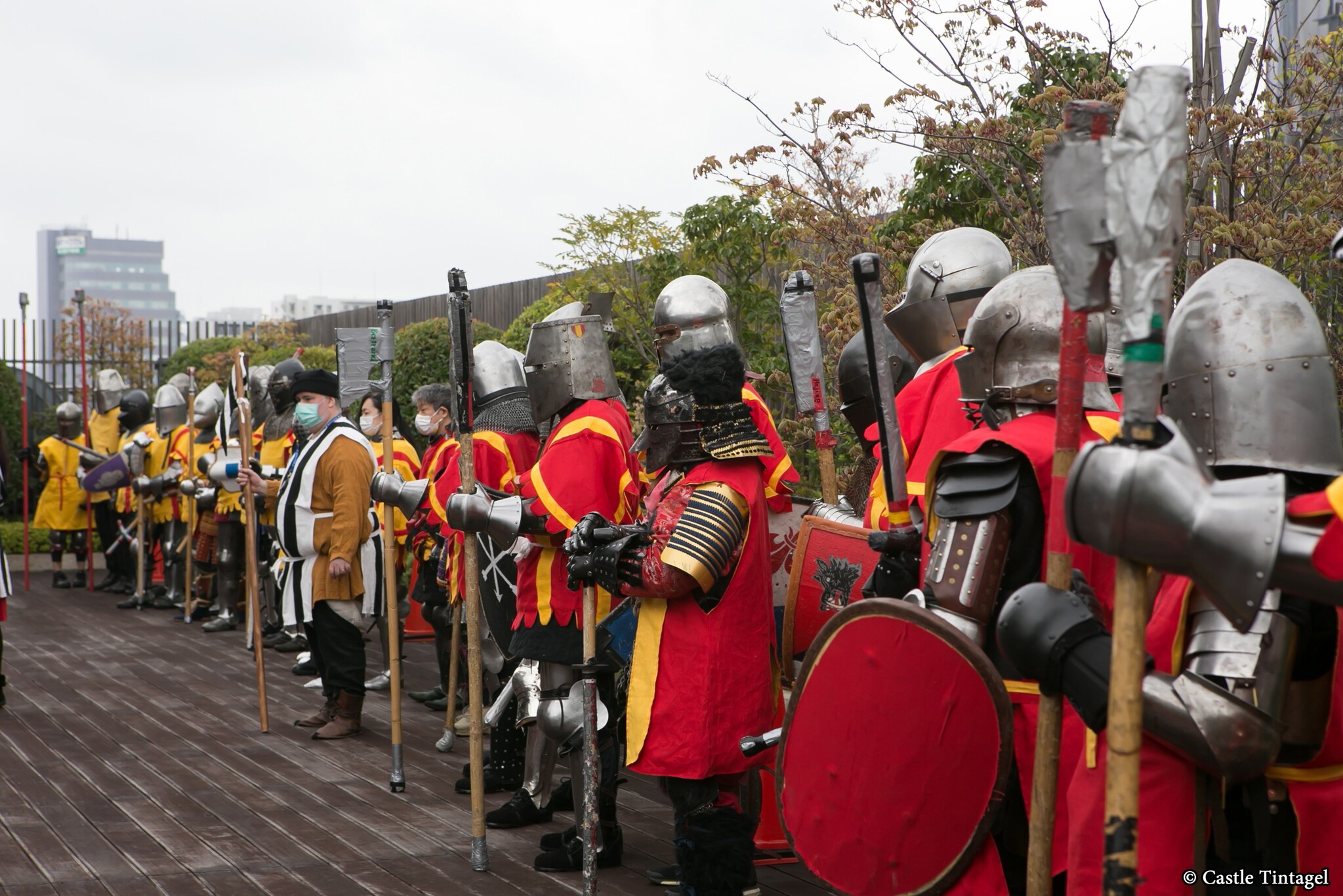 大迫力の「集団戦闘訓練」を観戦!芳林堂書店高田馬場店にて「アーマードバトルイベント中世サバゲー『ナイトウォーズ』」を、12月11日(日)に開催 ...
