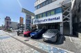 沖縄県那覇市に高級EV・テスラ専門レンタカー「Testra EV Rental」が10月1日（水）グランドオープン