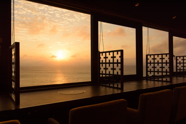 アネックス棟最上階レストラン　琉球BBQ Blueからの夕陽