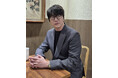松重豊さんとはじめたグルメ番組が日本/韓国で大人気で注目を集めている「バラードの皇帝」ソン・シギョンの連載が日本でスタート!