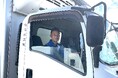 ネパール人特定技能スタッフ7名が日本の大型免許取得へ挑戦　1名が教習所に通わず運転免許試験場で一発合格