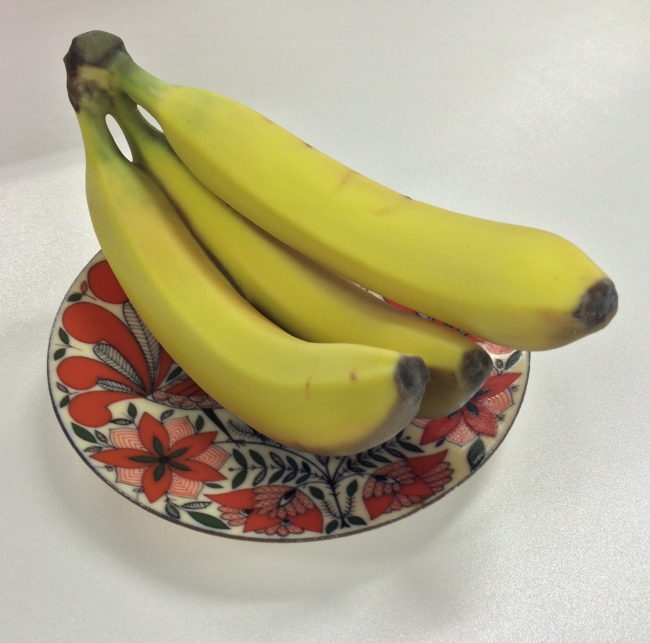 「バナナと絵皿」
