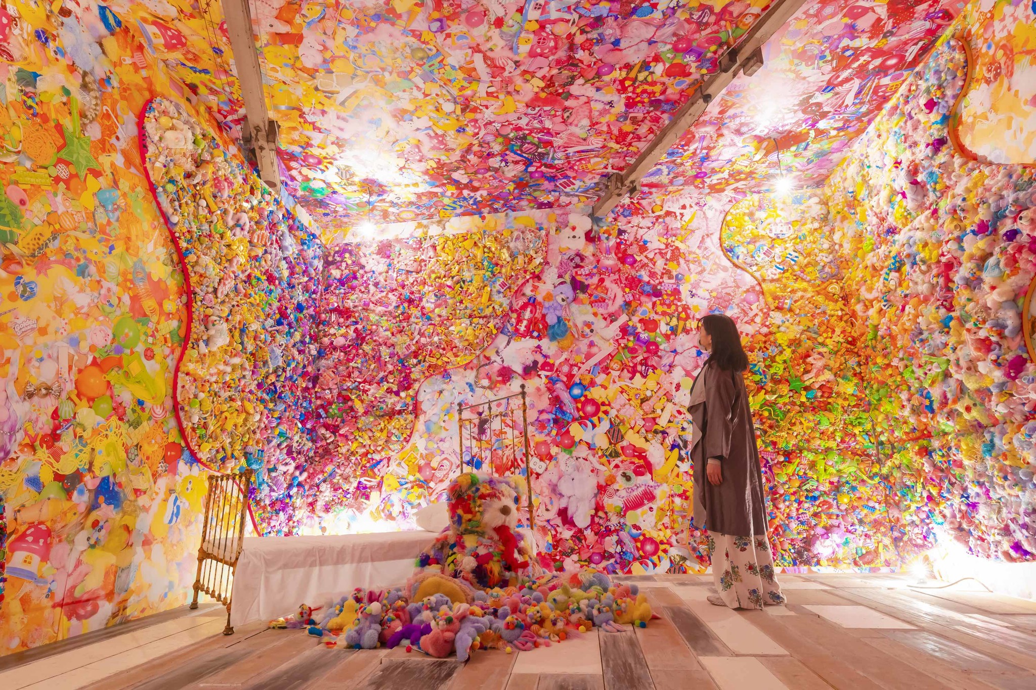 増田セバスチャン展『「Yes, Kawaii Is Art」in 神田明神』詳細発表。増田セバスチャンが神田明神の地下で繰り広げる極彩色のアート・インスタレーション