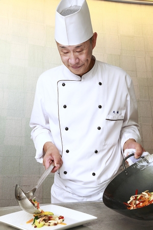 ロイヤルパークホテル 中国料理長 大城 康雄 卓越した技能者表彰 現代の名工 を受賞 株式会社ロイヤルパークホテルのプレスリリース