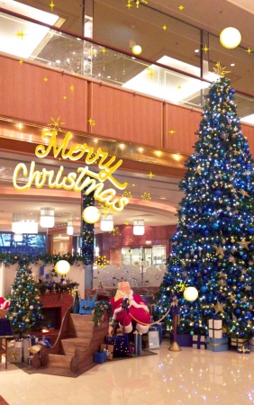 ロイヤルパークホテル テーマカラーは ジャパンブルー 30thアニバーサリークリスマスディスプレイを実施 株式会社ロイヤルパークホテルのプレスリリース